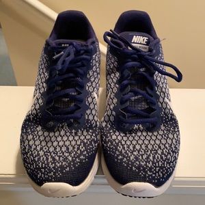 Men’s Nike sneakers